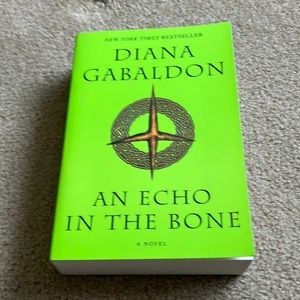 Gently Used -Diana Gabaldon - An Echo in the Bone Book